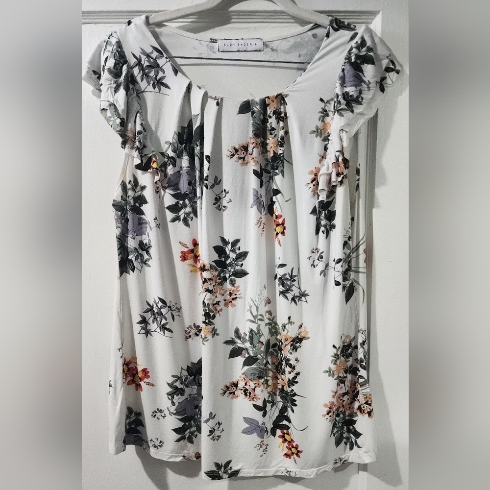 Suzy Shier White Floral Blouse